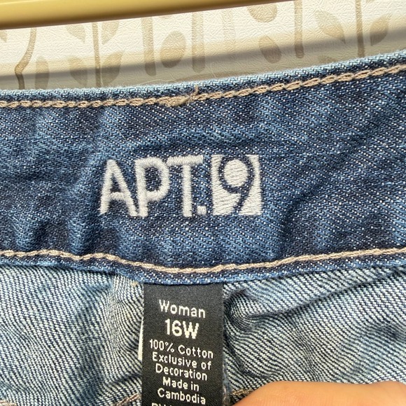 Apt 9 Denim Shorts Womens 16W Blue Distressed Bermuda Raw Hem Cuffed Mid Rise - Picture 5 of 7